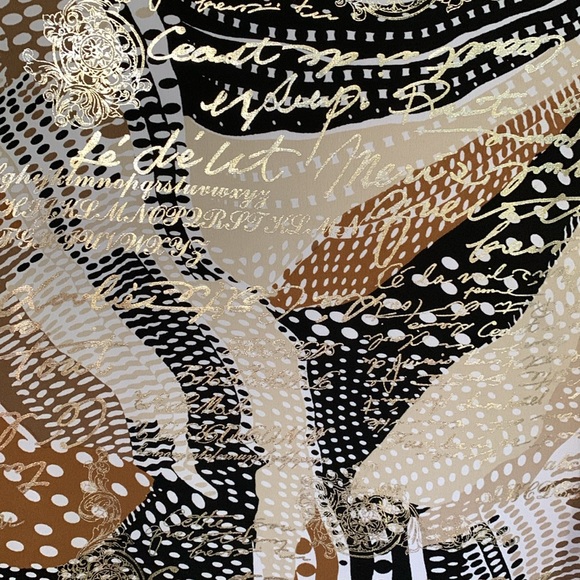 Short sleeve tunic top with gold/black/tan design and all black on the back - Picture 2 of 4